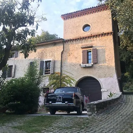 Castei Villa